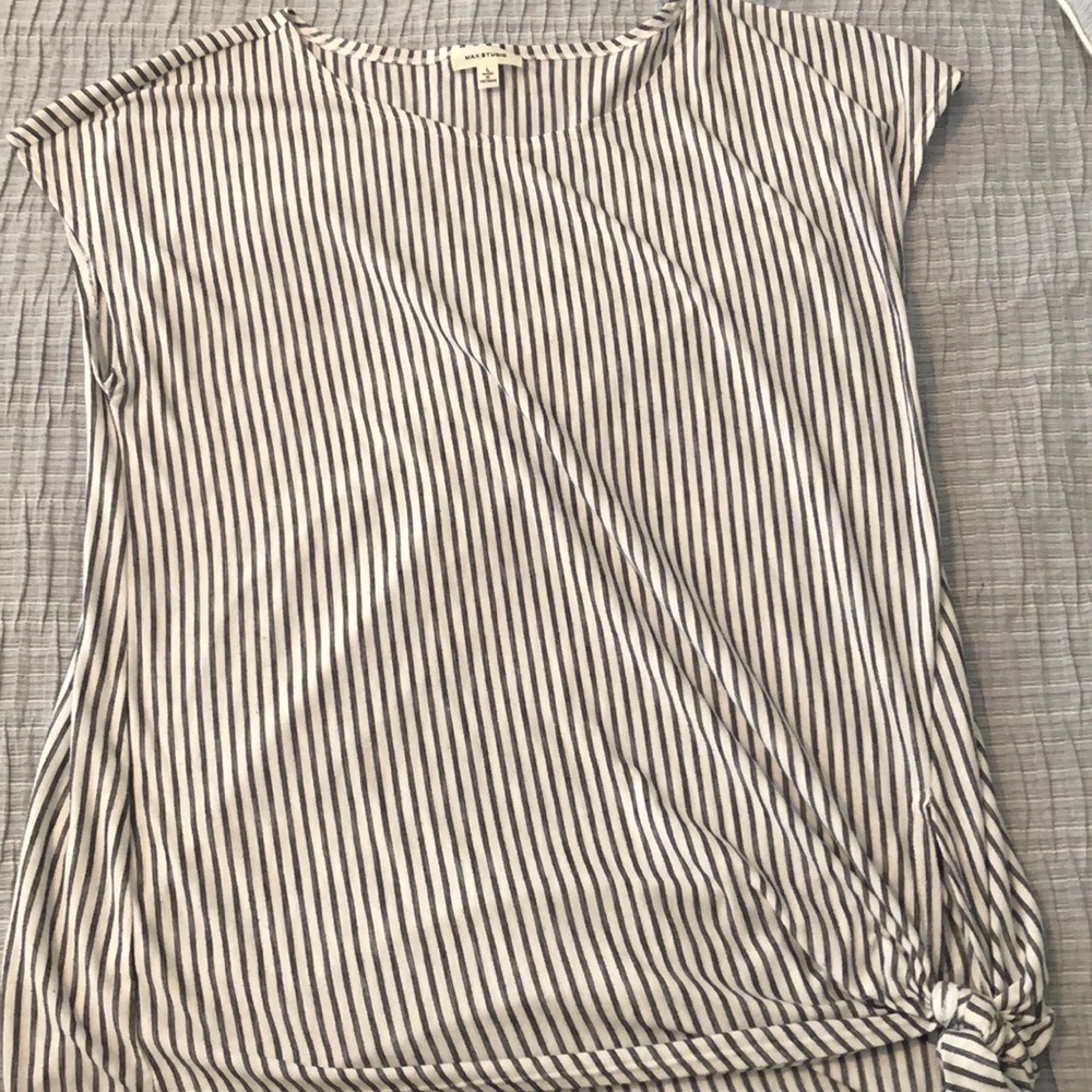 Side tie black and white stripped tee